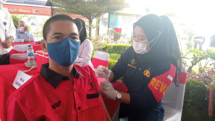 Sebanyak 2000 dosis vaksin Sinovac diberikan kepada warga binaan pemasyarakatan