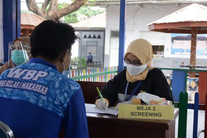 Vaksinasi 700 Warga Binaan Lapas Makassar 