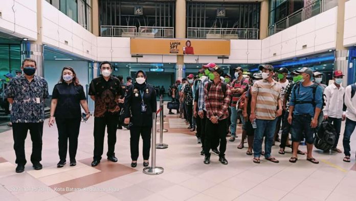 Sinergi KKP-Kemenkumham, 166 Awak Kapal Asal Vietnam Dipulangkan