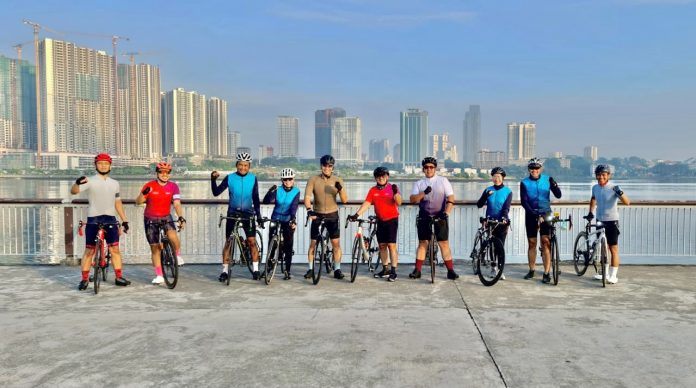 Gde Oki Rizky Aryadhika, Enjoy Gowes Keliling Singapura
