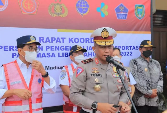 Warna Pelat Kendaraan akan Beralih dari Hitam ke Putih