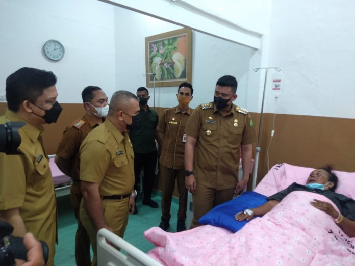 Menantu Presiden Jenguk Korban Begal Di RSU Pirngadi Medan
